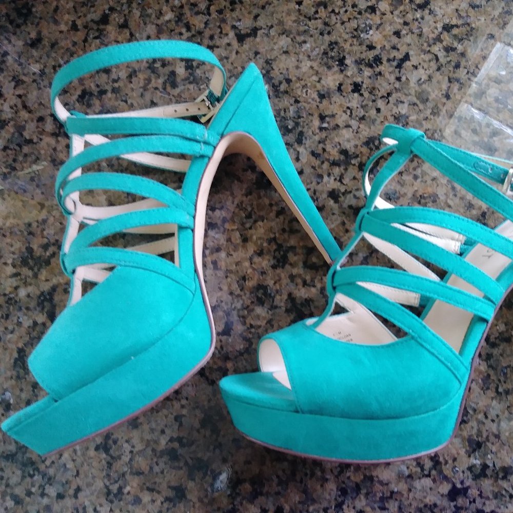 Nine West  gorgeous pumps